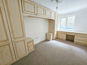 Bedroom- click for photo gallery